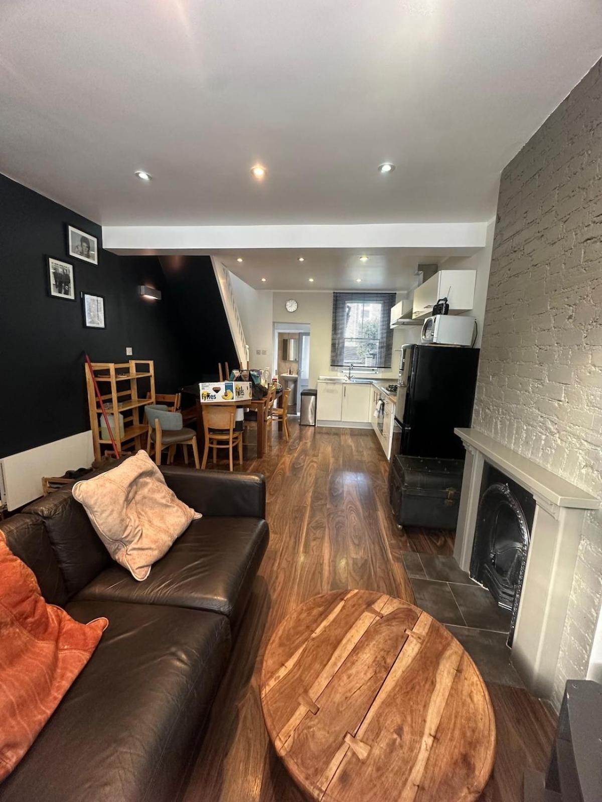Cosy 2br House In Stratford & Westfield Area Apartment *